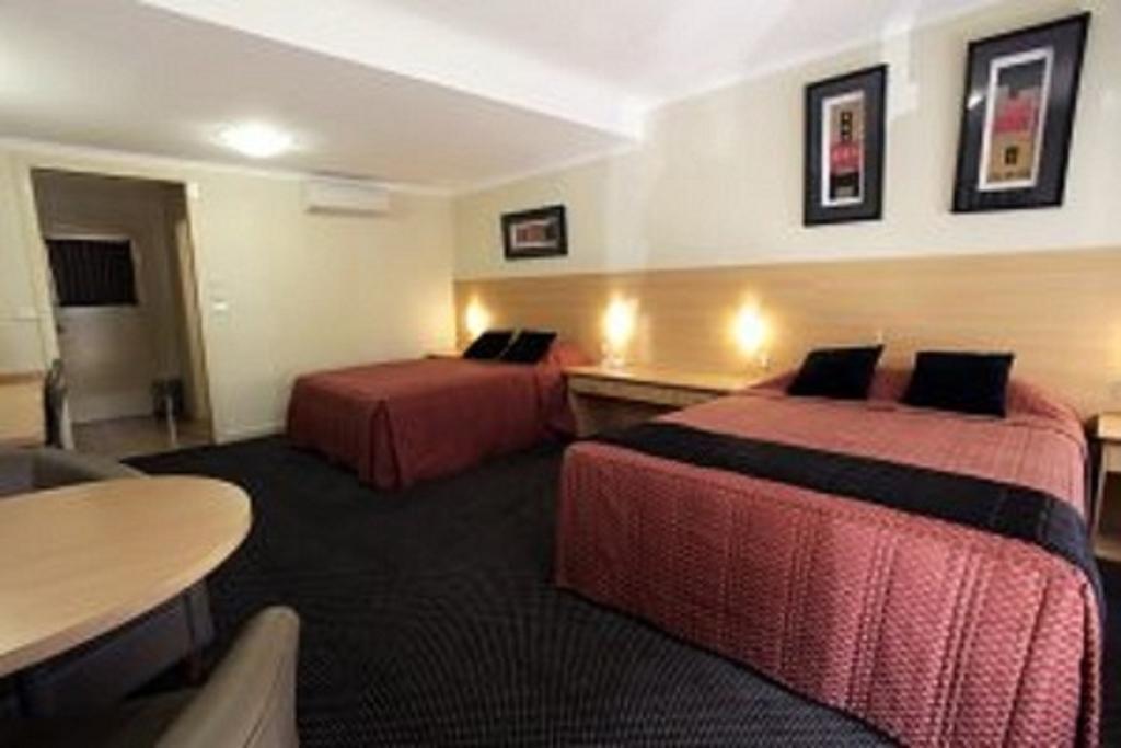 Cattlemans Country Motor Inn & Serviced Apartments Dubbo Bilik gambar